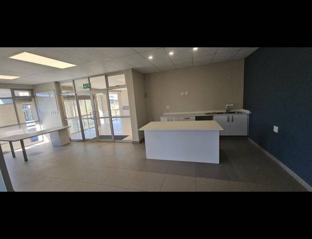 BUSINESS PROPERTY TO RENT IN CARLSWALD